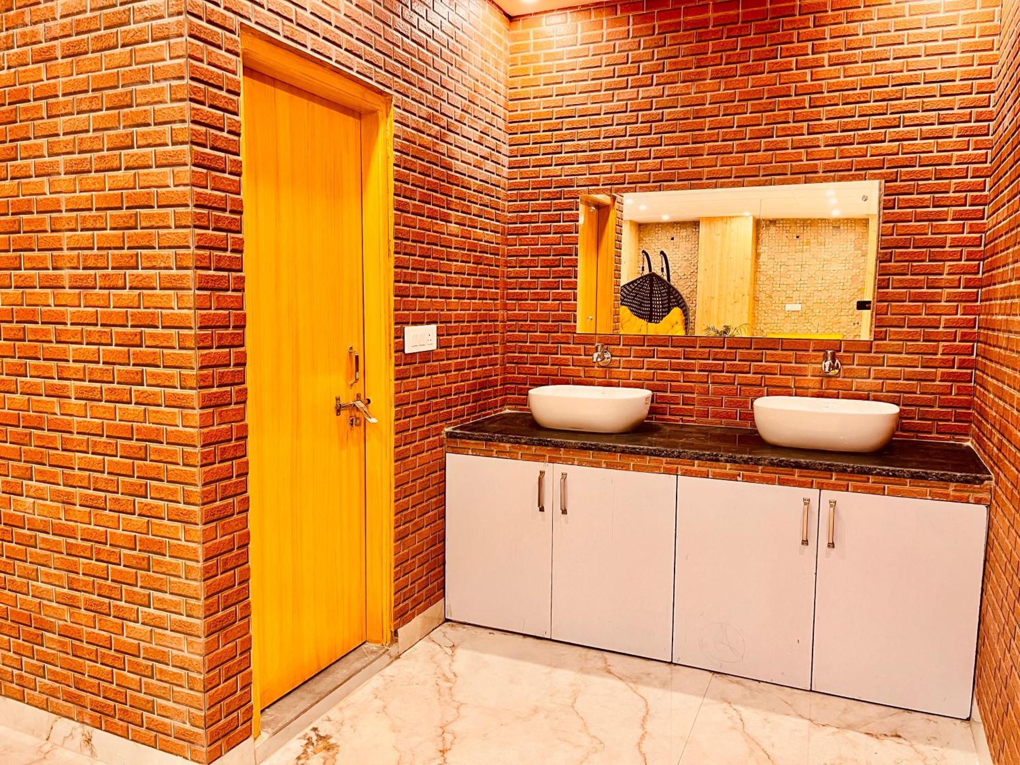 Hotel Classic Crown - #Scenic Mountain View #Open Terrace #Parking #Premium Rooms With Balcony #Guest Preferred #Best Selling Hotel In Mussoorie Exterior photo