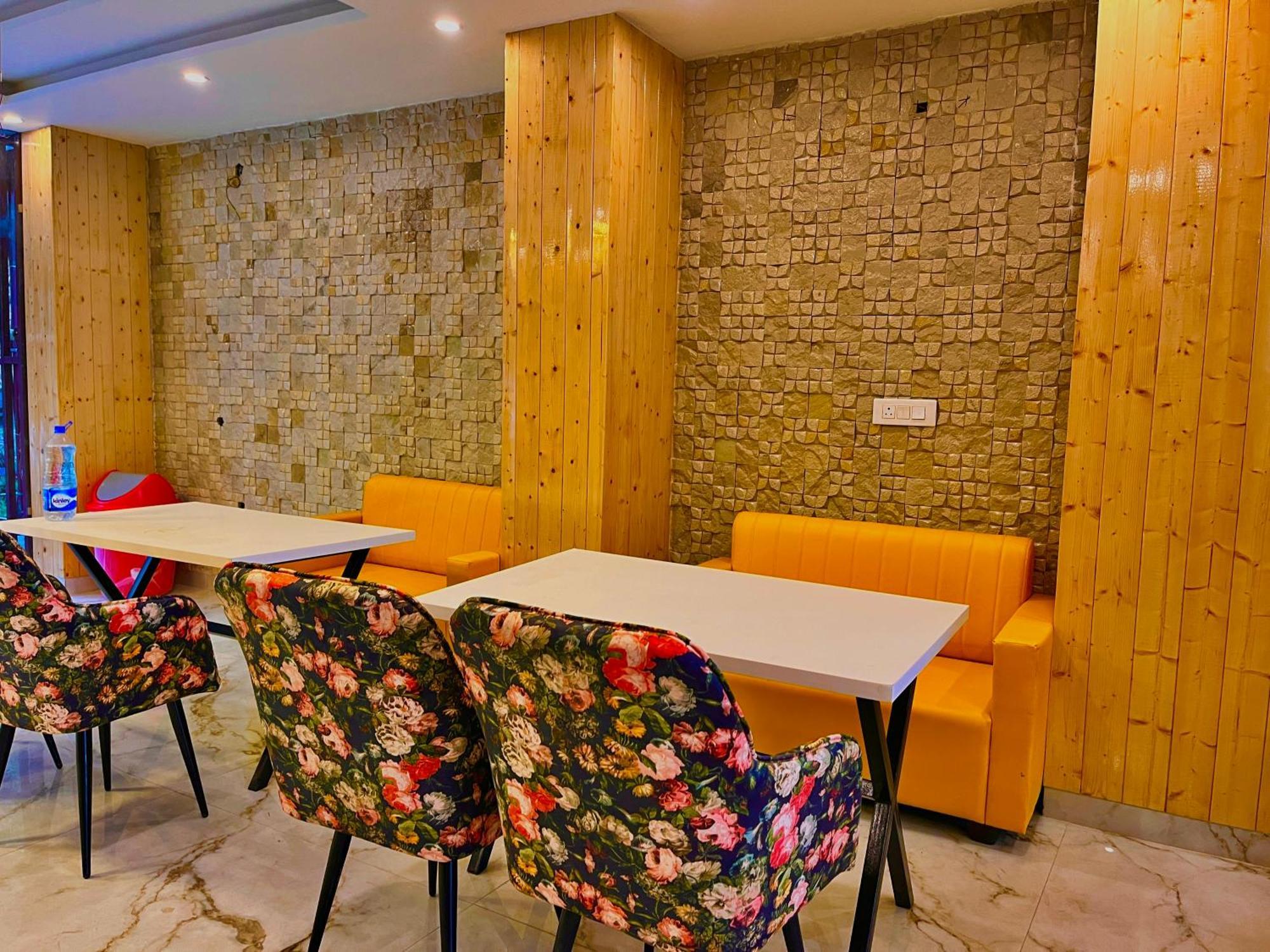 Hotel Classic Crown - #Scenic Mountain View #Open Terrace #Parking #Premium Rooms With Balcony #Guest Preferred #Best Selling Hotel In Mussoorie Exterior photo