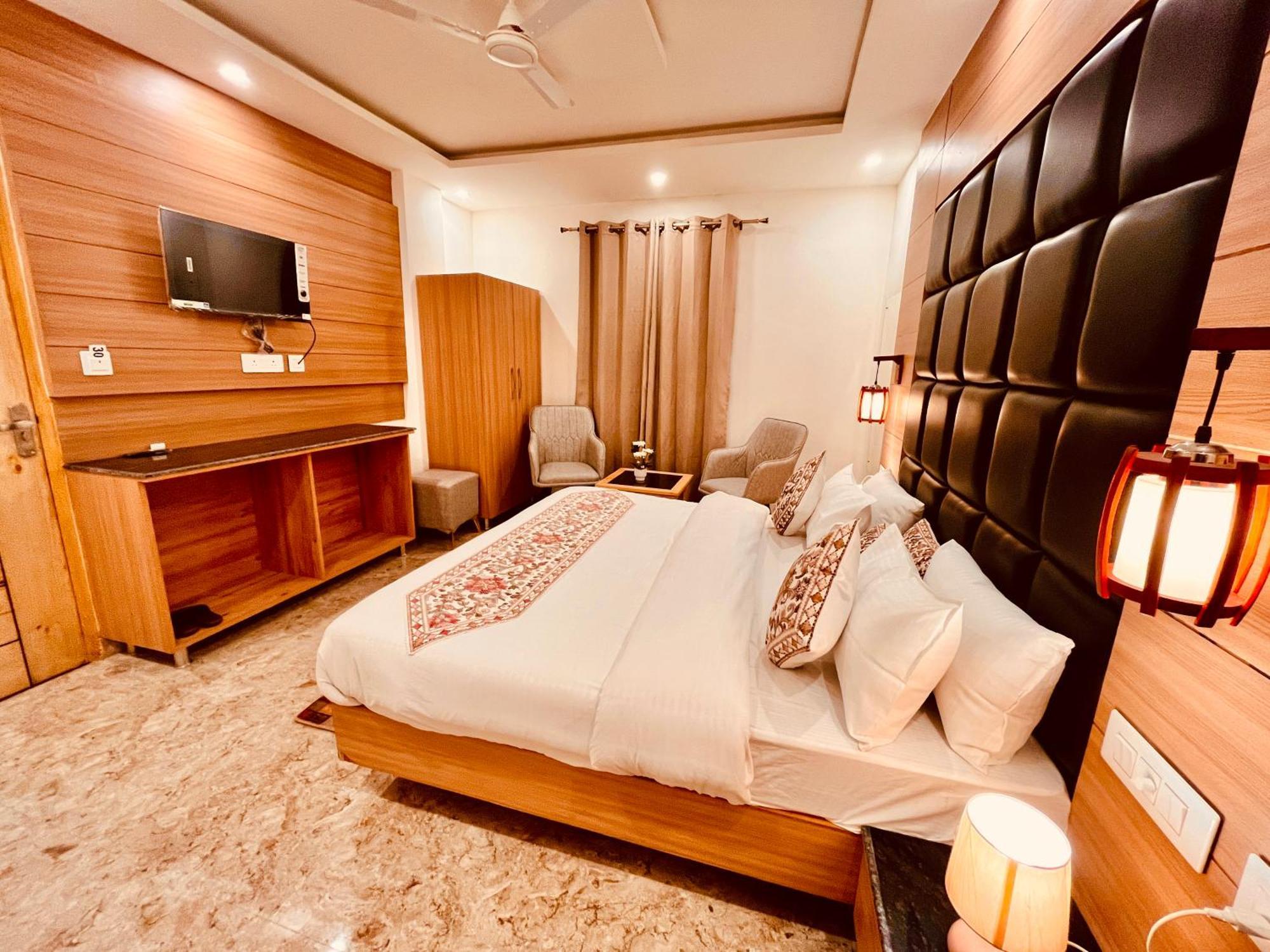Hotel Classic Crown - #Scenic Mountain View #Open Terrace #Parking #Premium Rooms With Balcony #Guest Preferred #Best Selling Hotel In Mussoorie Exterior photo