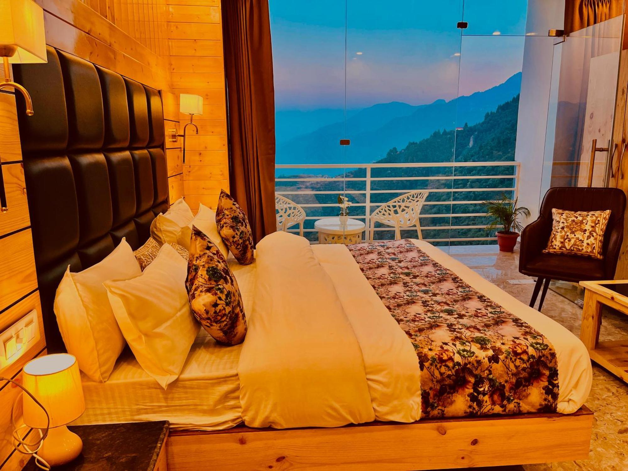 Hotel Classic Crown - #Scenic Mountain View #Open Terrace #Parking #Premium Rooms With Balcony #Guest Preferred #Best Selling Hotel In Mussoorie Exterior photo