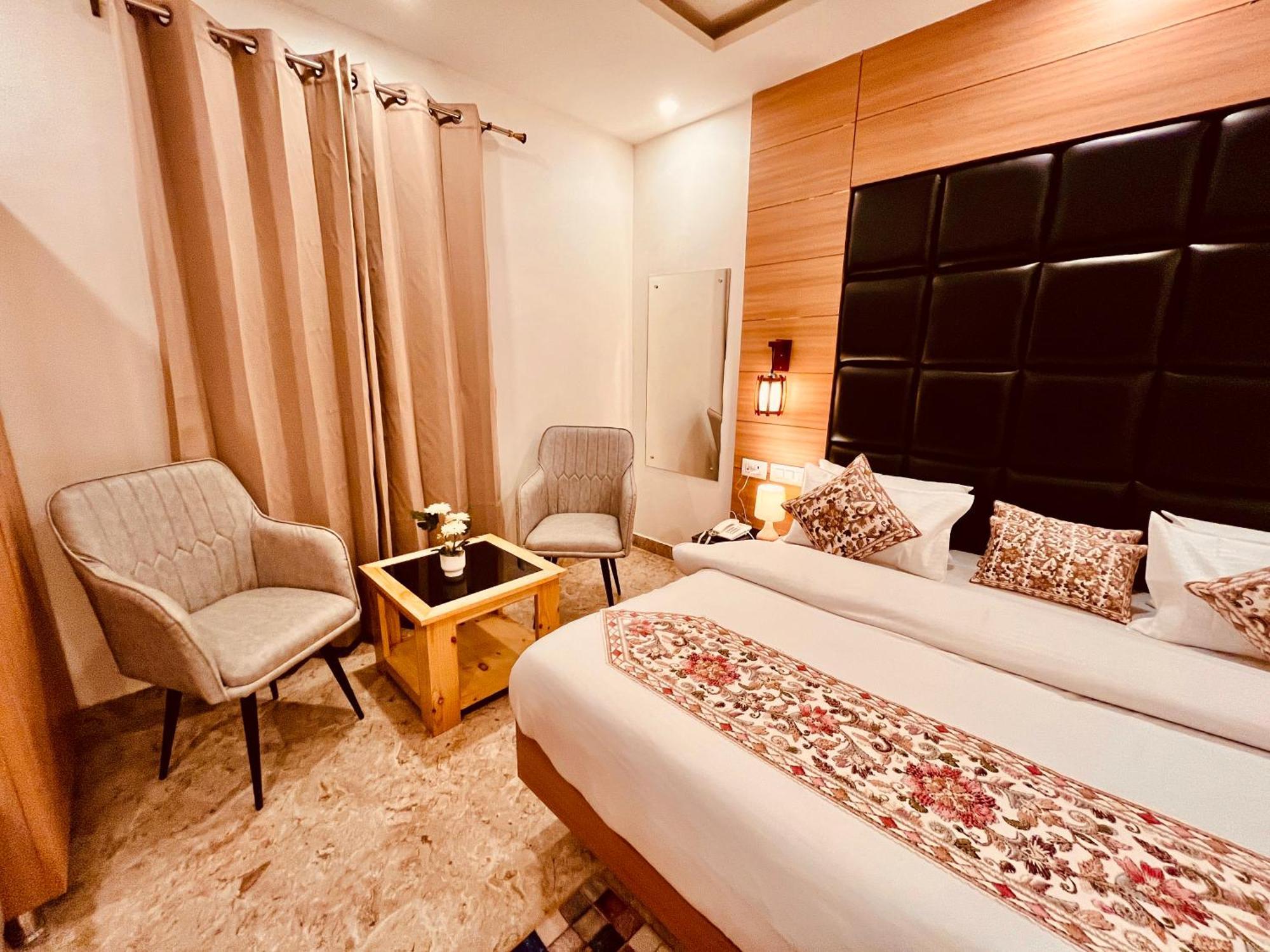 Hotel Classic Crown - #Scenic Mountain View #Open Terrace #Parking #Premium Rooms With Balcony #Guest Preferred #Best Selling Hotel In Mussoorie Exterior photo