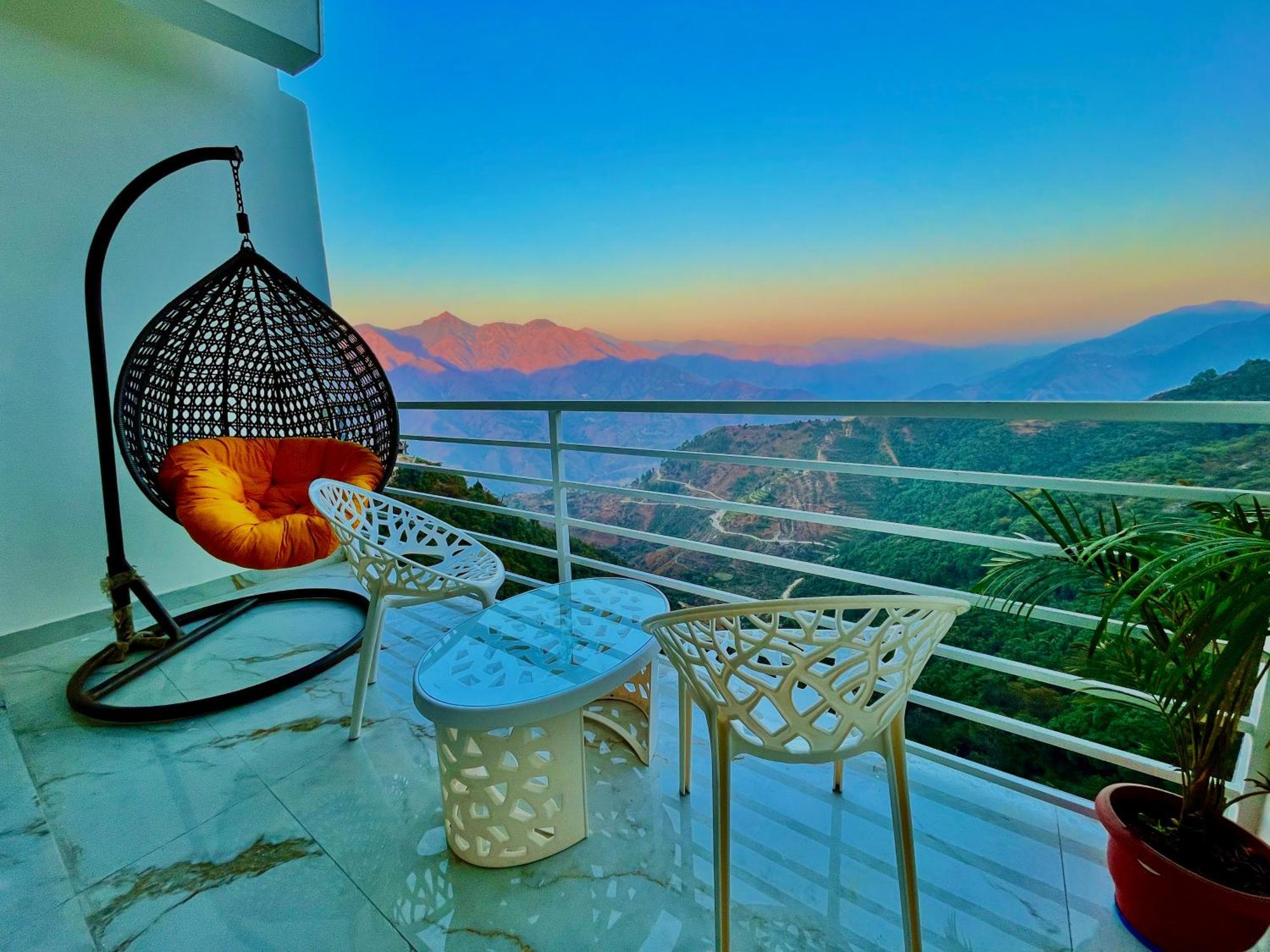 Hotel Classic Crown - #Scenic Mountain View #Open Terrace #Parking #Premium Rooms With Balcony #Guest Preferred #Best Selling Hotel In Mussoorie Exterior photo