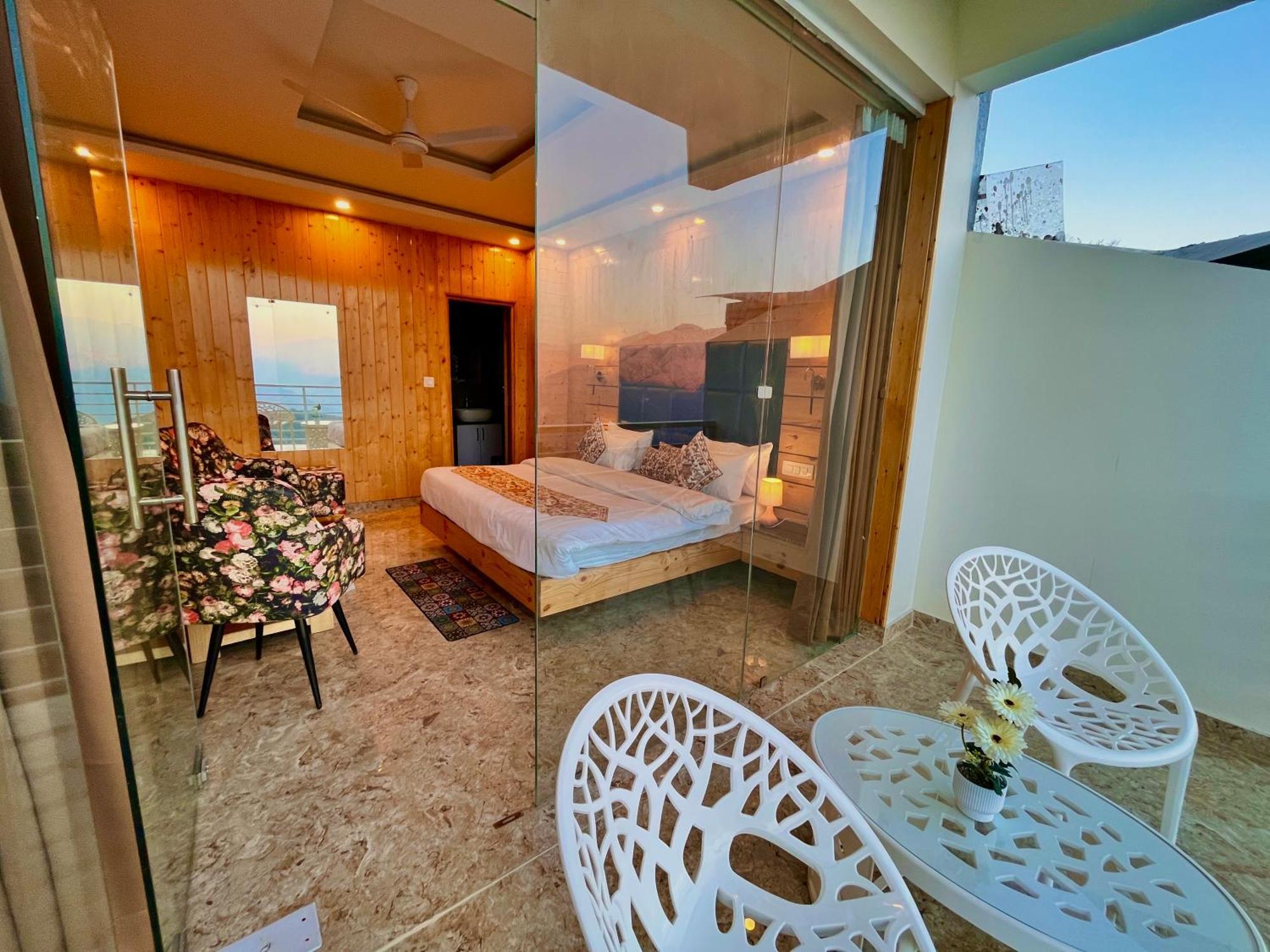 Hotel Classic Crown - #Scenic Mountain View #Open Terrace #Parking #Premium Rooms With Balcony #Guest Preferred #Best Selling Hotel In Mussoorie Exterior photo