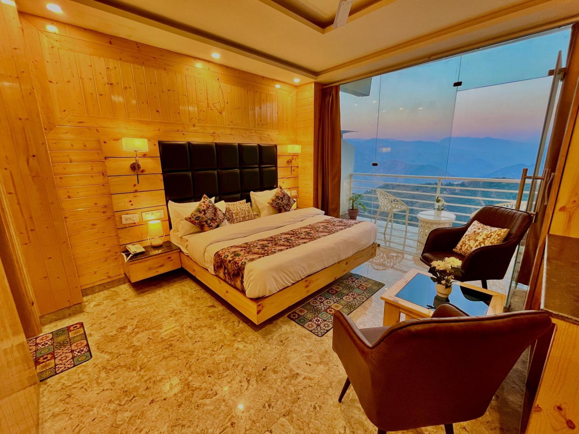 Hotel Classic Crown - #Scenic Mountain View #Open Terrace #Parking #Premium Rooms With Balcony #Guest Preferred #Best Selling Hotel In Mussoorie Exterior photo
